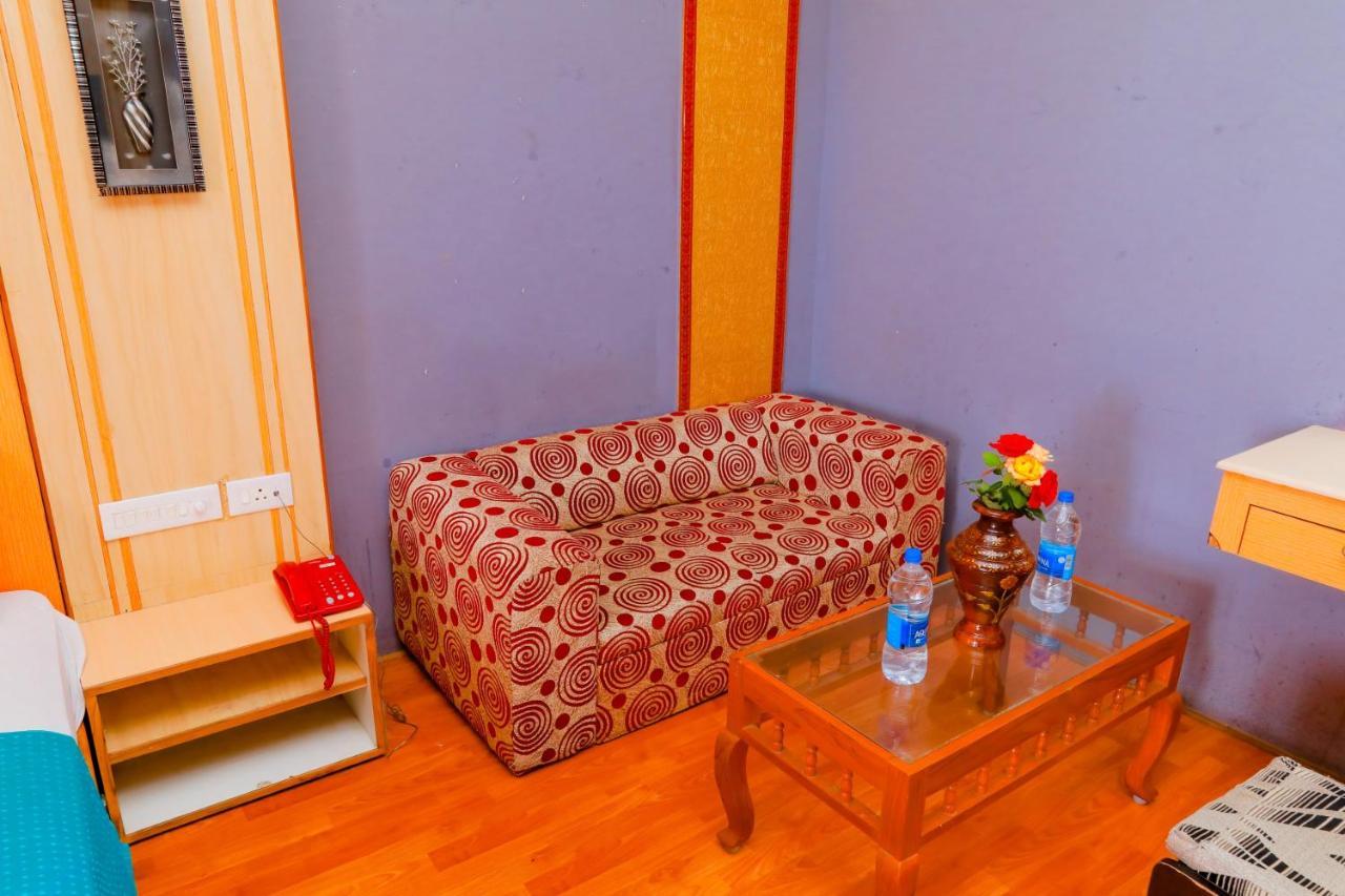 Hotel Jk Grand Yercaud Bagian luar foto