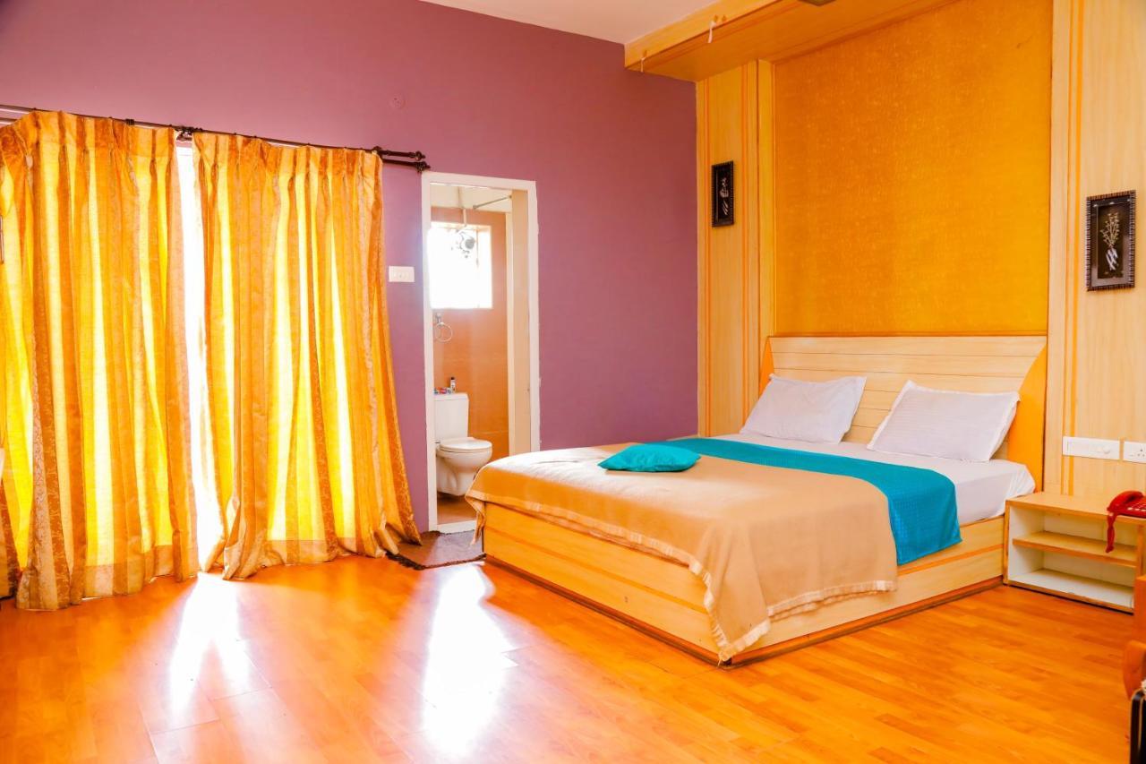 Hotel Jk Grand Yercaud Bagian luar foto