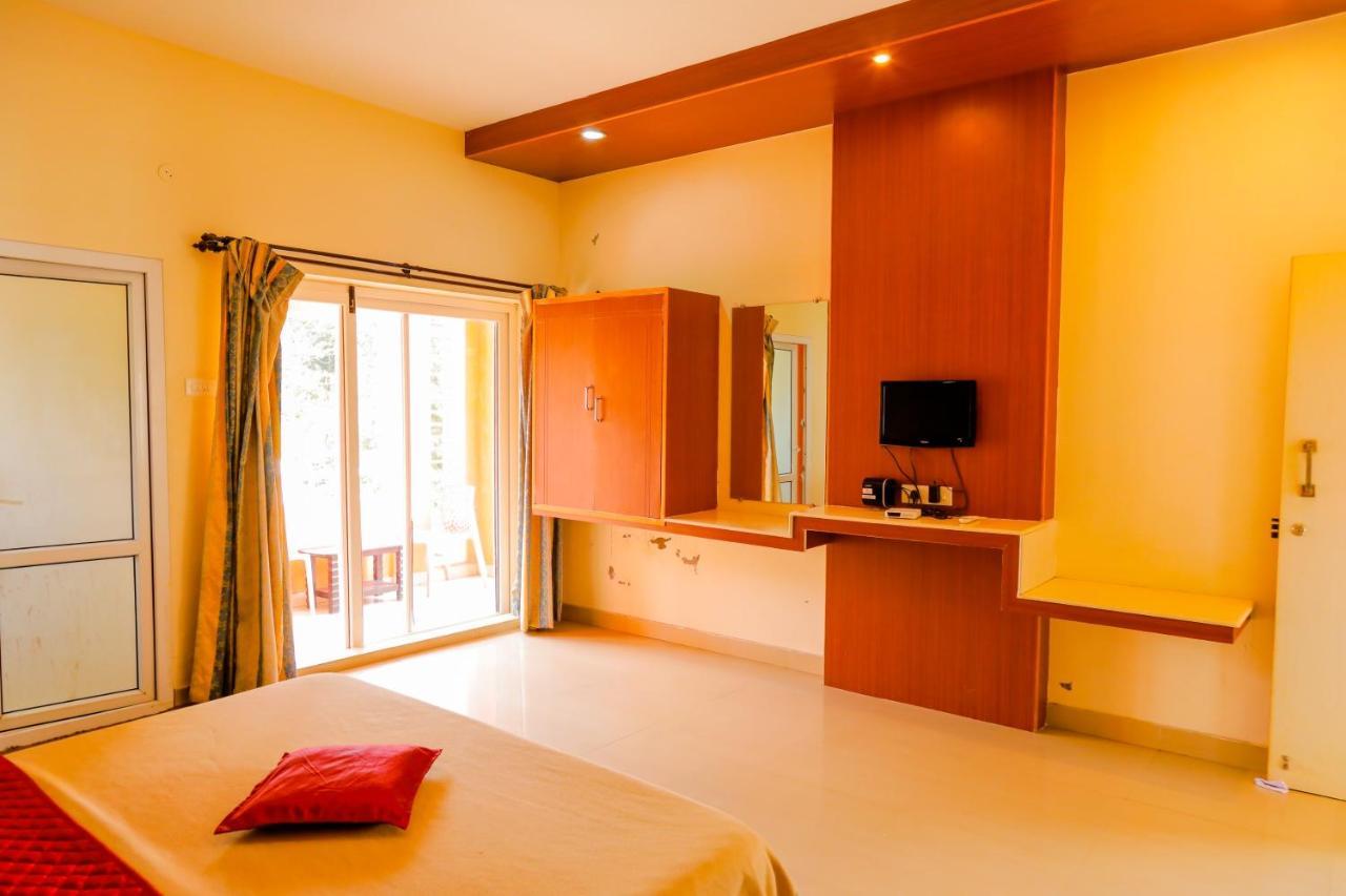 Hotel Jk Grand Yercaud Bagian luar foto